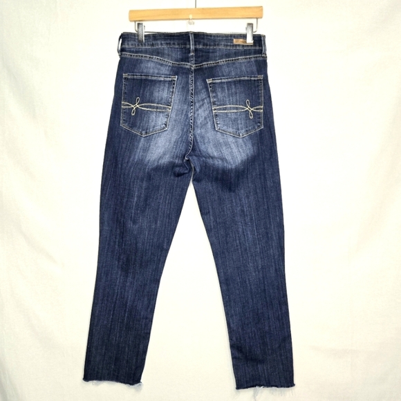 Levi's Denizen High Rise Ankle Slim Jeans. Blue, Size 10/30. - Picture 3 of 14